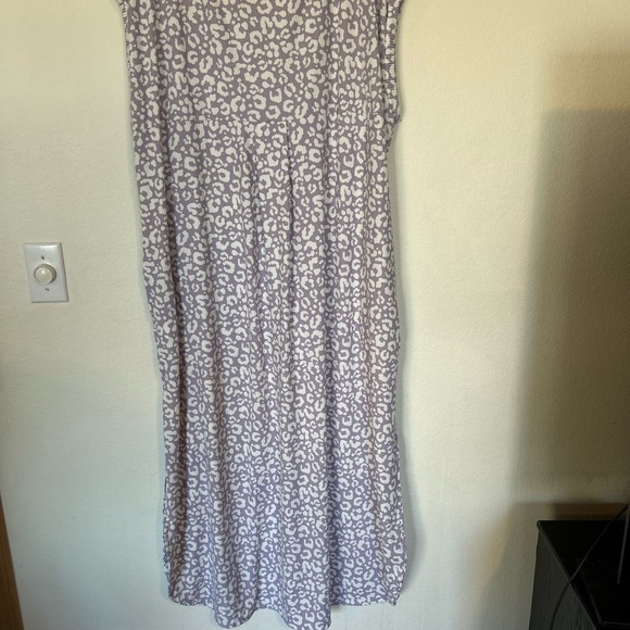 CULTURE CODE WILD SIDE
V-NECK DRESS 2X - Picture 2 of 8